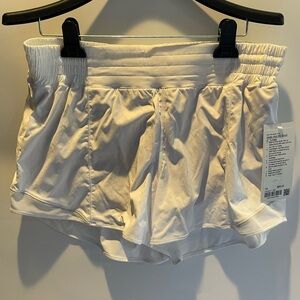 Lululemon Women’s Hottie Hot HR Short 4” *Lined White Sz. 14